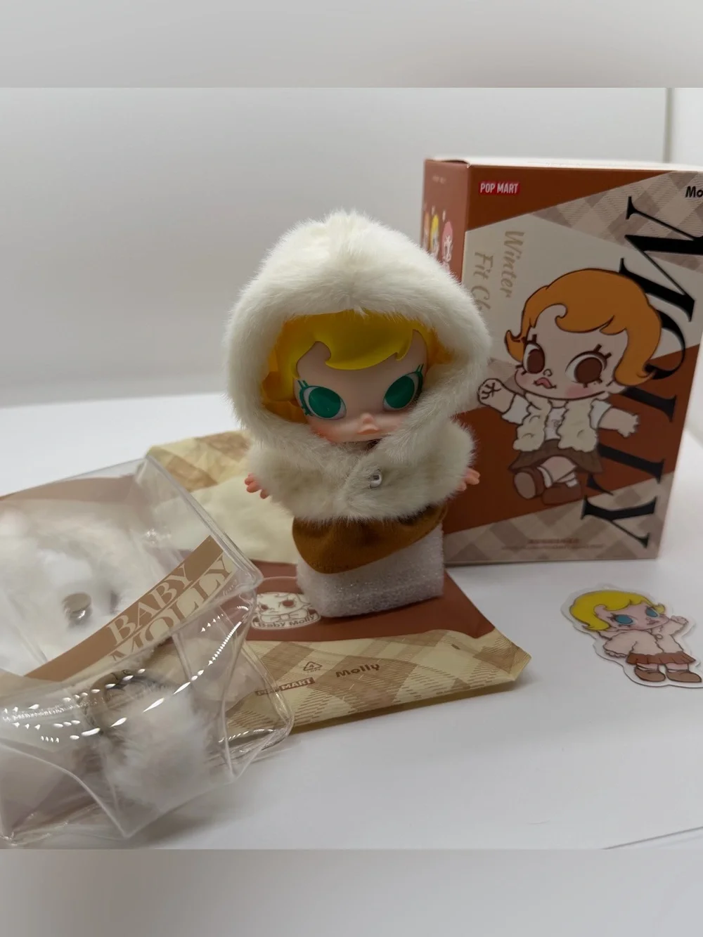 Pop Mart Molly Winter Fit Check Confirmed Cold Wind Blows Figure Carrying Pouch